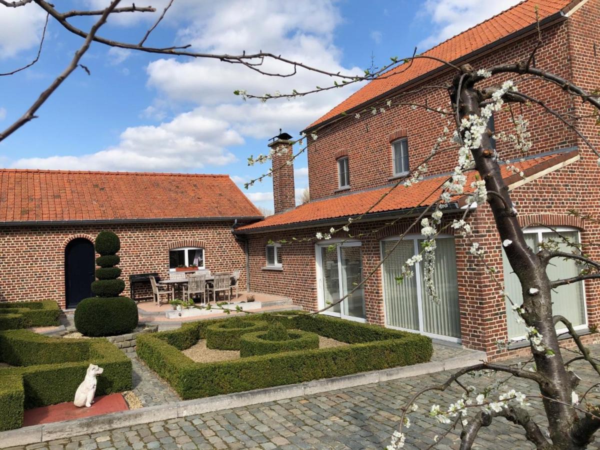 Hoeve De Singel Borgloon Eksteriør billede